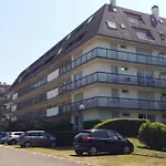 Studio-cabine Simple Et Fonctionnel A Apartment